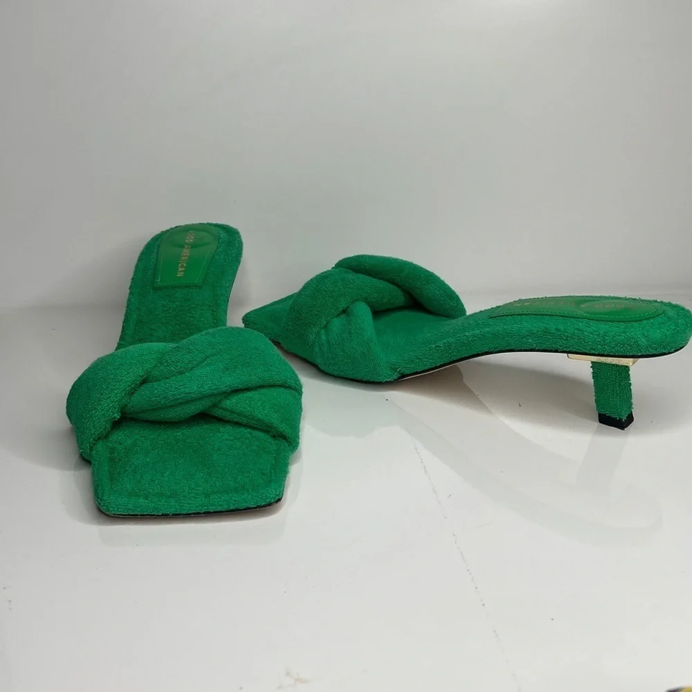 Good American Sz 8.5 Green Terry Kickstand Mule Sandals 1.5” Block Kitten Heel